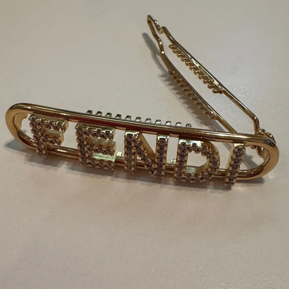 Fendi Authentic Women’s Fendigraphy hair clip gold metal & Rhinestone - Picture 2 of 8